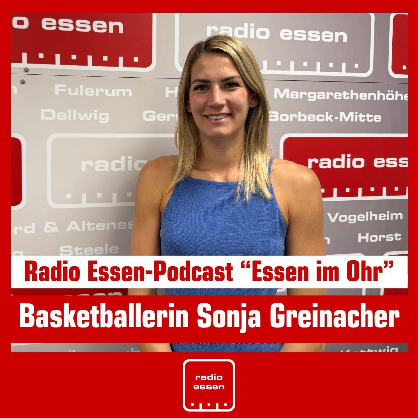 #138 mit Basketballerin Sonja Greinacher #138 mit Basketballerin Sonja Greinacher